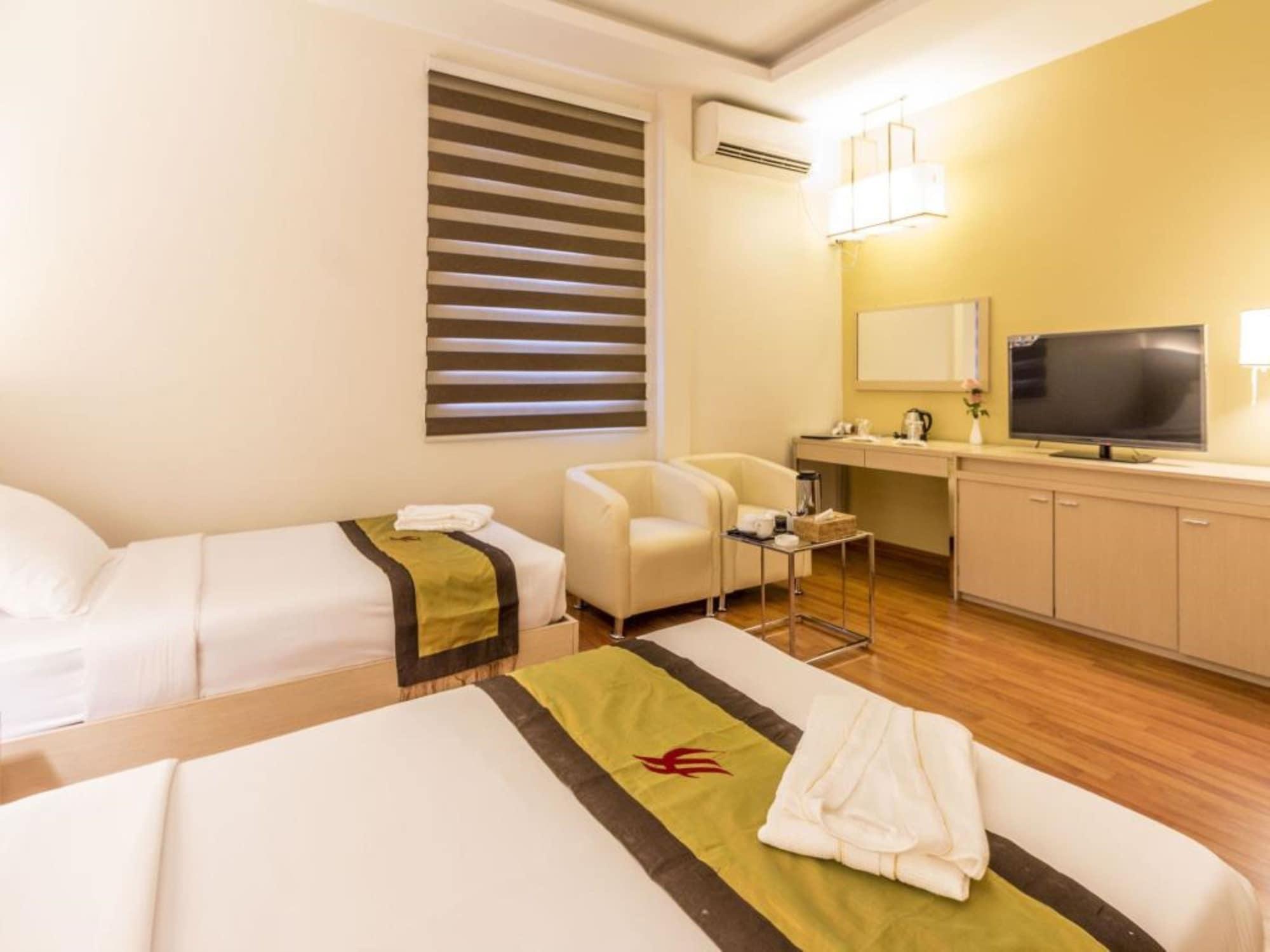 יאנגון Hotel 7 Mile מראה חיצוני תמונה