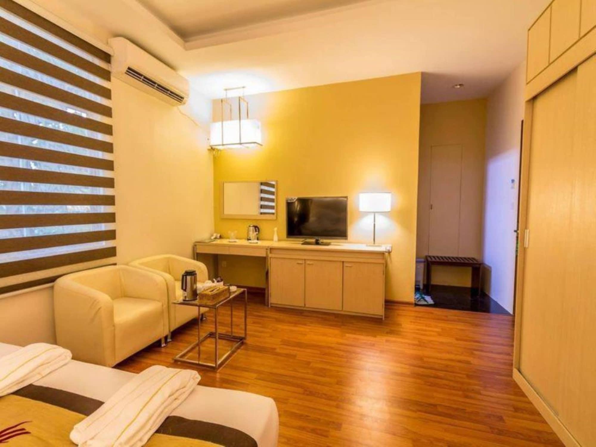 יאנגון Hotel 7 Mile מראה חיצוני תמונה