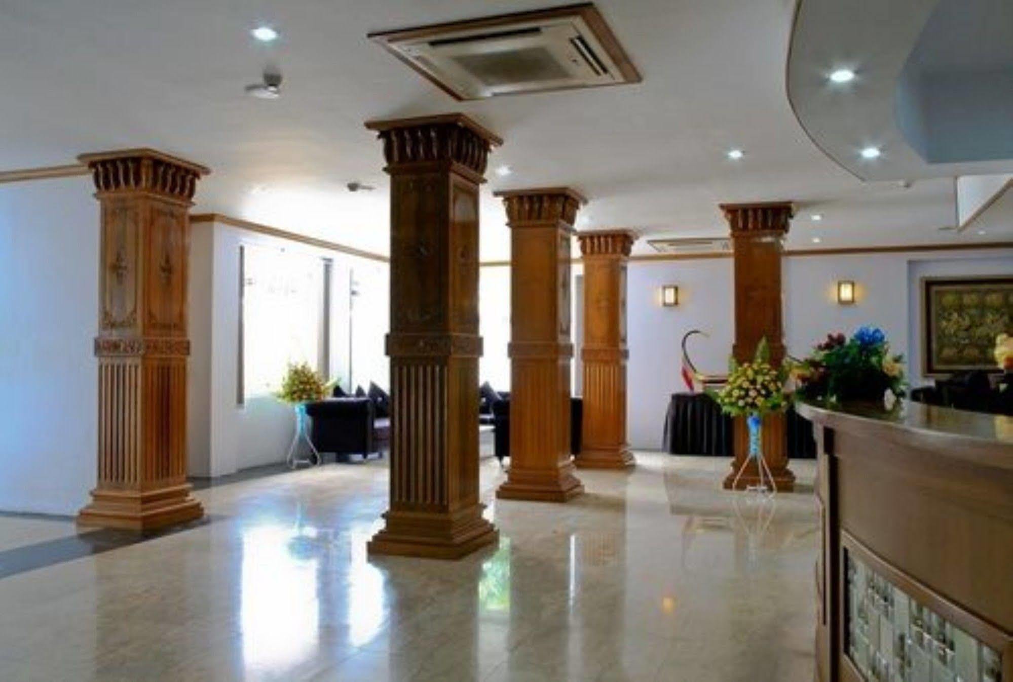 יאנגון Hotel 7 Mile מראה חיצוני תמונה